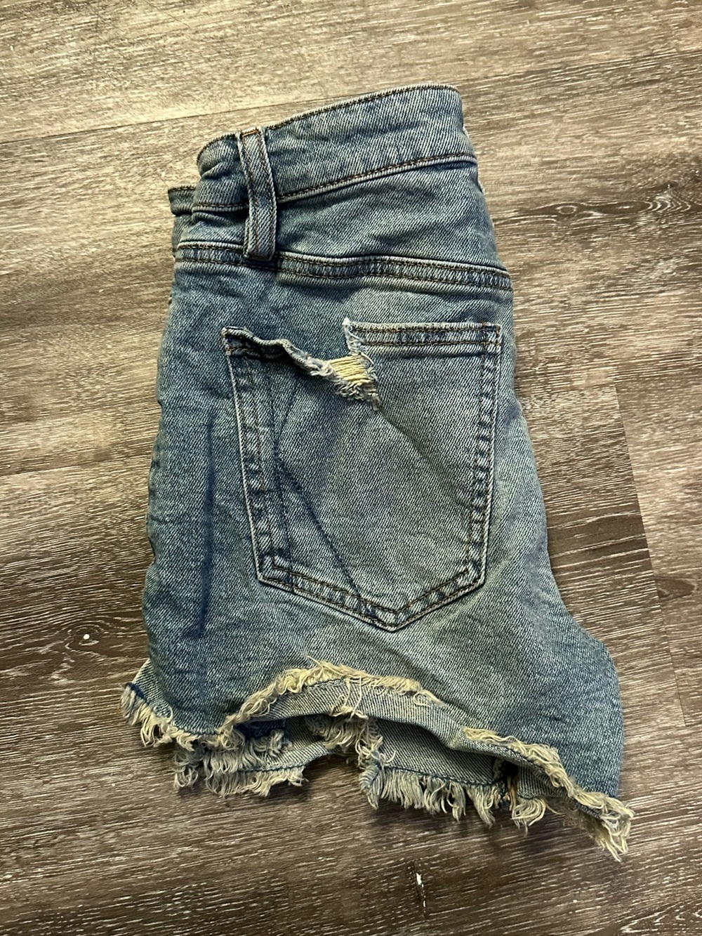 Kendall & Kylie Light Blue Distressed Denim Shorts - Picture 4 of 4